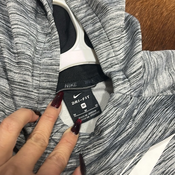 Sweater - Picture 5 of 5